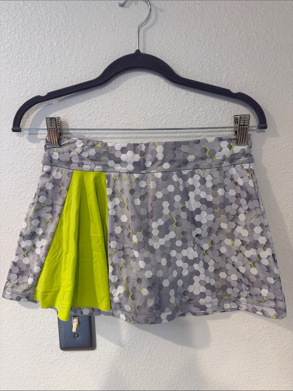 Active Circle Skirt with Gray Hex Print and Lime Panel